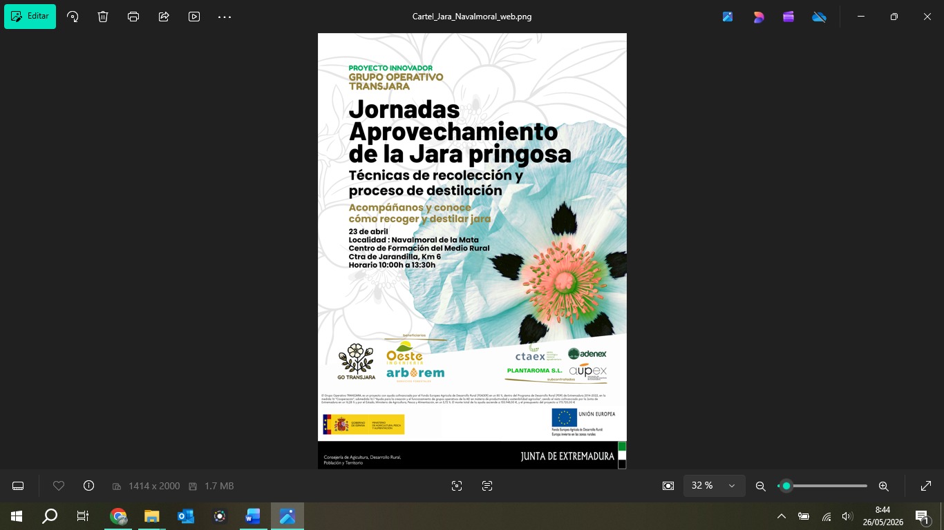Jornada en el CFMR de Navalmoral de la Mata sobre técnicas de recolección y proceso de destilación