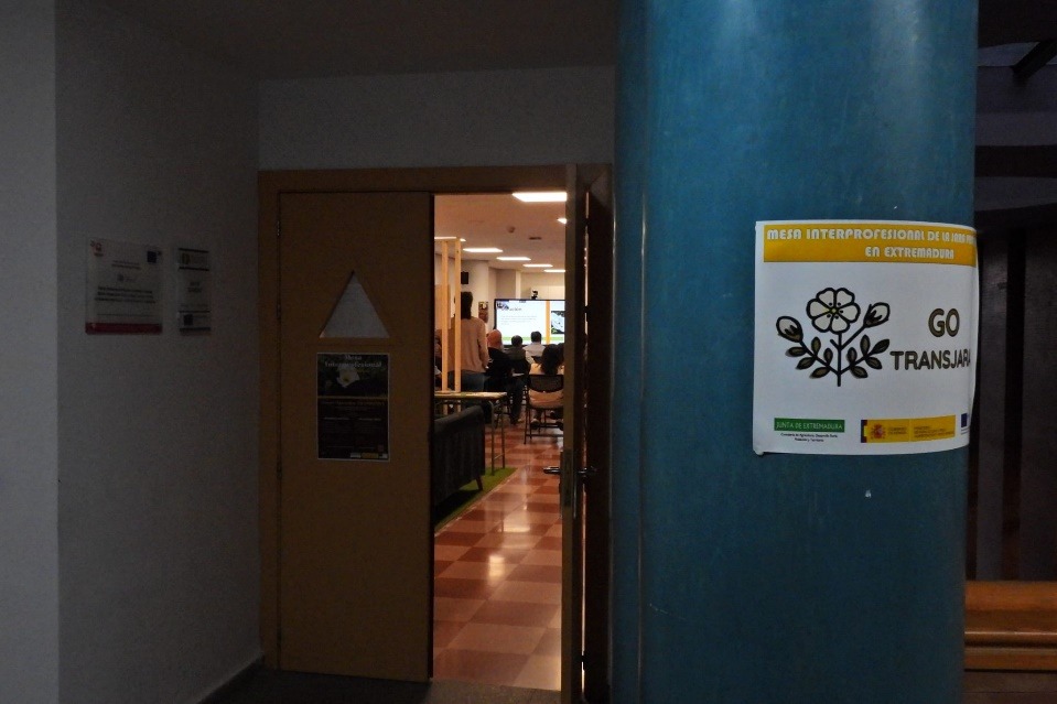GO TRANSJARA organiza la Mesa Interprofesional de la Jara Pringosa en Mérida